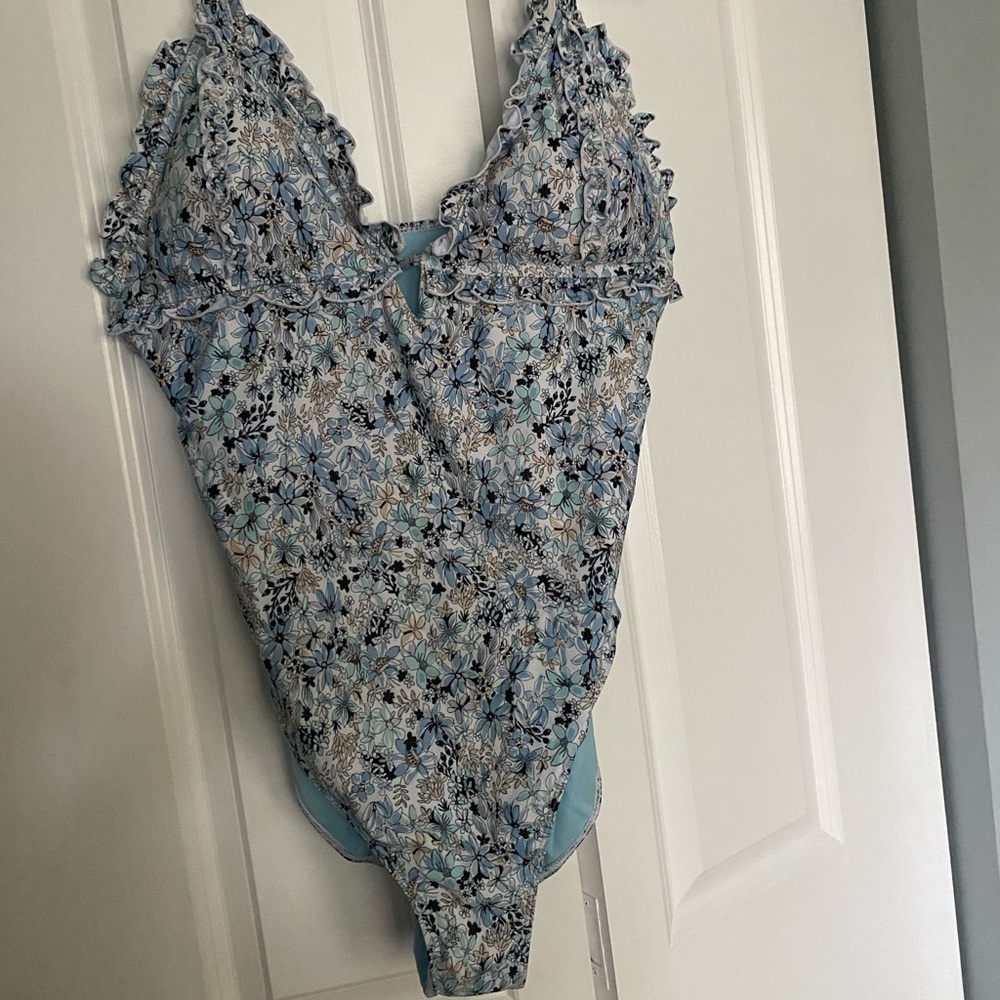 Marilyn Monroe swim 3x